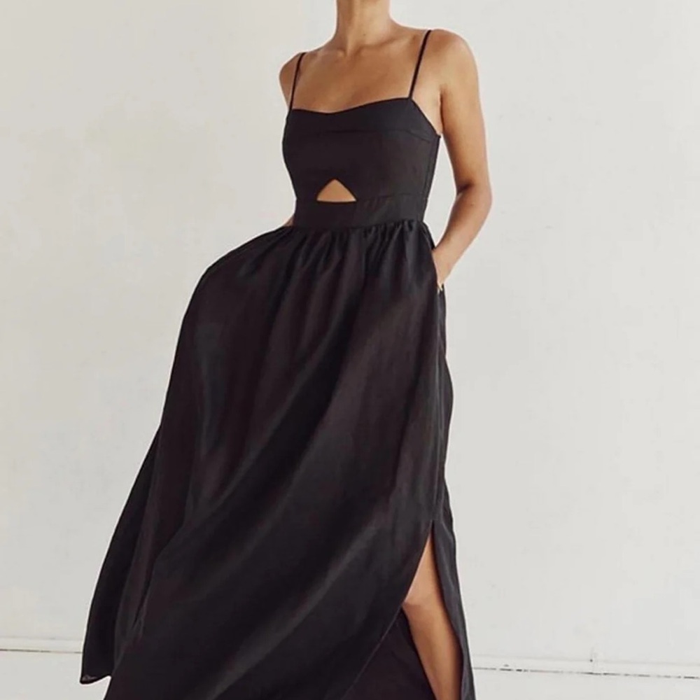 Viral Commense Cut-Out Maxi dress M NWT